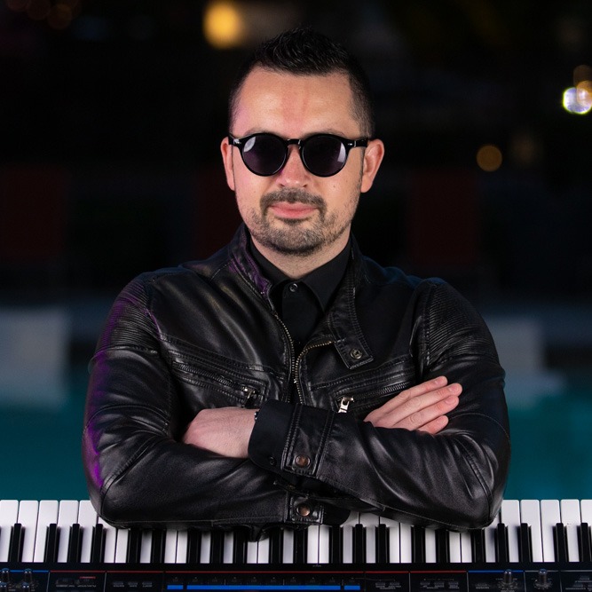 Kevin Judd, keybords for Top Latin fusion band Senxao